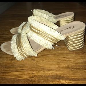 Carmelina’s Iris Sandal in gold Raffia (heel)